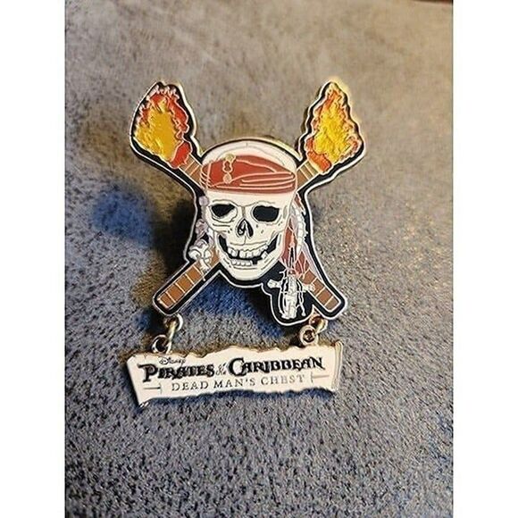 Disney Dead Man's Chest Pirates of the Caribbean Pin - Picture 1 of 4